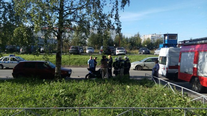 На Крыленко после ДТП с автомобилем мотоцикл сбил девочку (8).JPG
