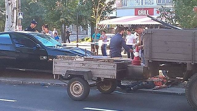 На Украине пьяный водитель насмерть сбил четырех дорожных рабочих (1).jpg