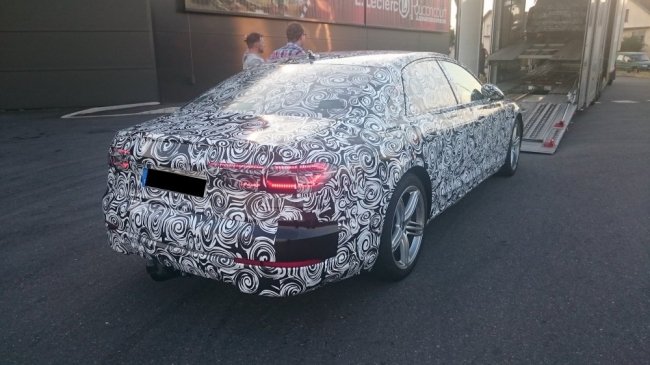 Новое поколение Audi A8 замечено на дорожных тестах (1).jpg