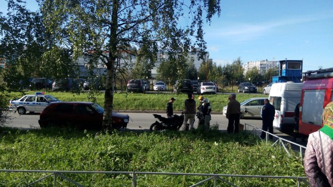На Крыленко после ДТП с автомобилем мотоцикл сбил девочку (6).JPG