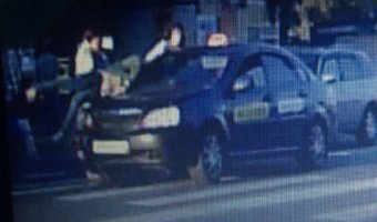В Кемерове таксист сбил двух женщин на переходе