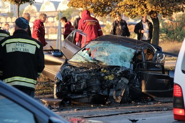 В ДТП с маршруткой в Севастополе один человек погиб, 14 ранены (2).jpg