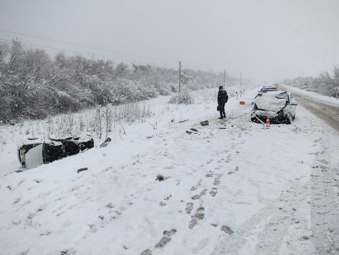 Из-за снегопада в ДТП в Большеглушицком районе погибли три человека (3).jpg