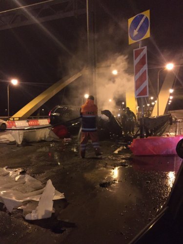 В Петербурге в ДТП на КАД погиб пассажир Volvo (1).jpg