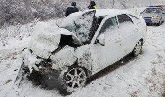 Из-за снегопада в ДТП в Большеглушицком районе погибли три человека