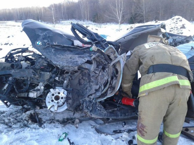 В Татарстане в ДТП с фурой погиб водитель BMW (4)