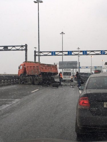 На КАД у Таллинского шоссе в ДТП погиб человек (4).jpg