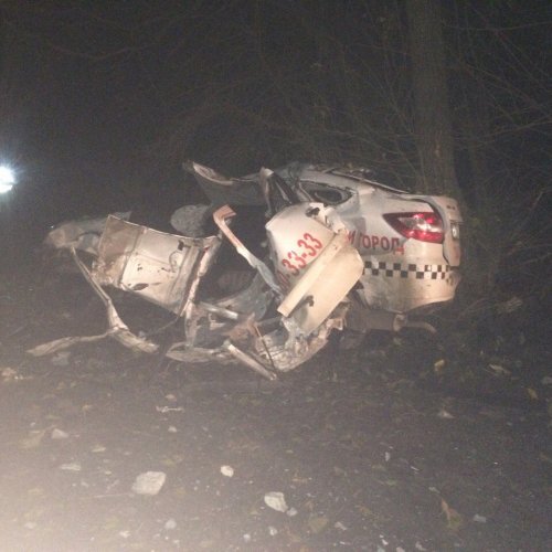 В ночном ДТП в Симферополе погиб таксист (2)