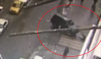 Внедорожник сбил двух женщин в центре Москвы