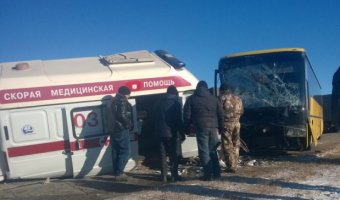 Под Волгоградом в ДТП со «скорой» и автобусом пострадали четыре человека