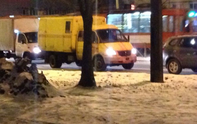 В Петербурге водитель автобуса почувствовал недомогание и спровоцировал ДТП (5)