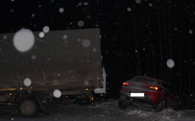 В массовом ДТП на трассе Пермь-Екатеринбург погиб водитель «Газели» (2)
