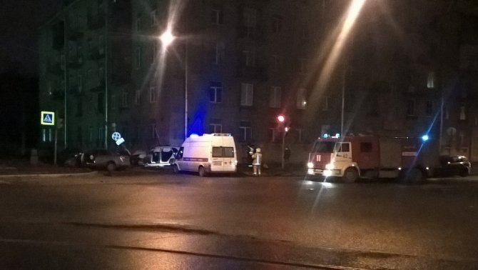 В ДТП на Маршала Говорова в Петербурге погиб человек (3)