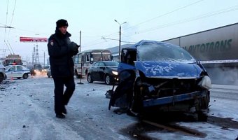 В Челябинске в лобовом ДТП погиб водитель иномарки