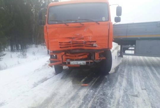 Два человека погибли в ДТП с грузовиками в Иркутской области (1)