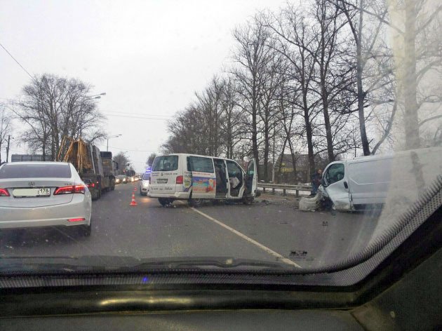 В ДТП с микроавтобусами в Верево пострадали пять человек (3)