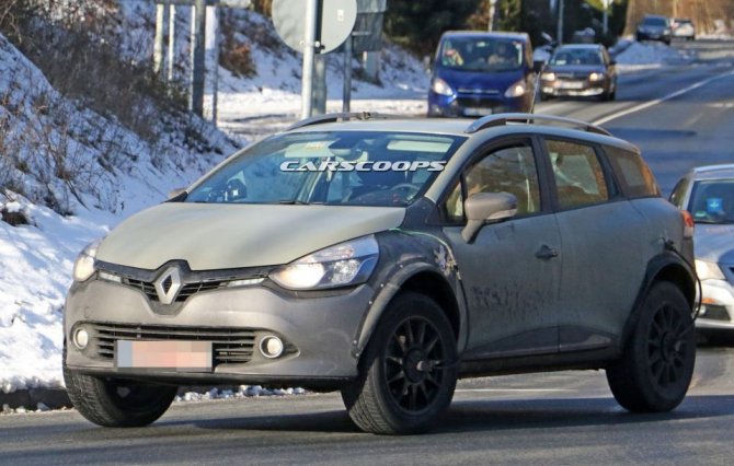 Новый Renault Captur проходит тесты в кузове универсала Clio (7)