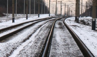 В Подмосковье локомотив столкнулся с автомобилем: погибли три человека