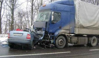 В ДТП с фурой на трассе Волгоград - Каменск погиб человек