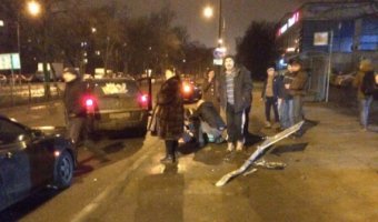 Иномарка сбила ребенка на тротуаре в Петербурге