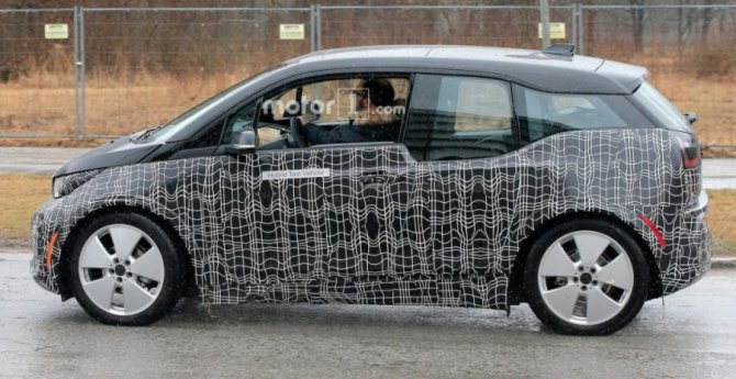 Новый электрокар BMW i3 попал в объективы фотошпионов (4).jpg