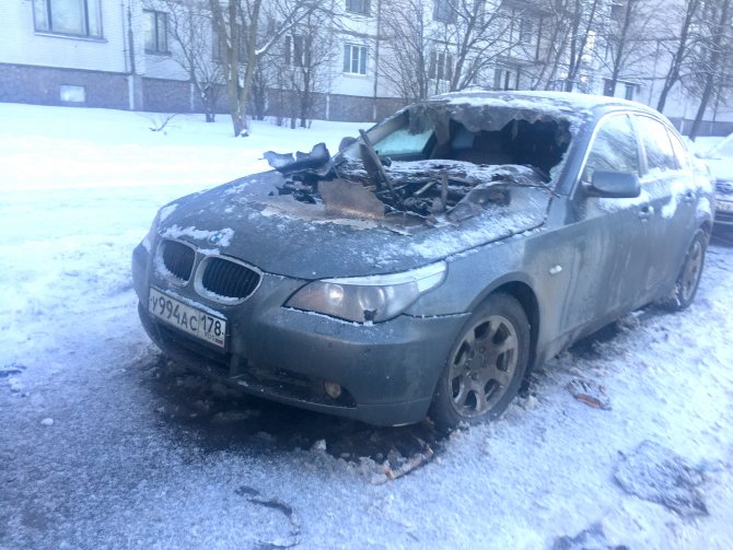 BMW cгорел в Выборгсокм районе Петербурга