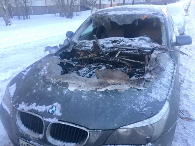 BMW cгорел в Выборгсокм районе Петербурга