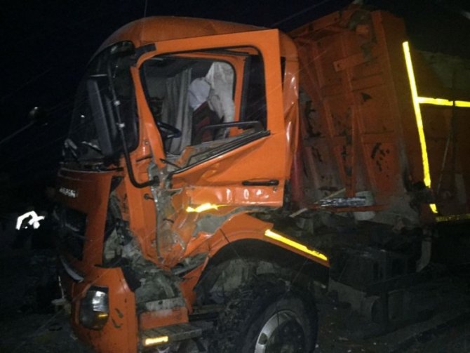 Водитель автобуса погиб в ДТП с грузовиком в Томской области (1).jpg