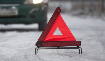 В центре Москвы опрокинулся автомобиль