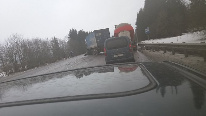 В ДТП в Ленобласти погибли водители грузовиков (6).jpg
