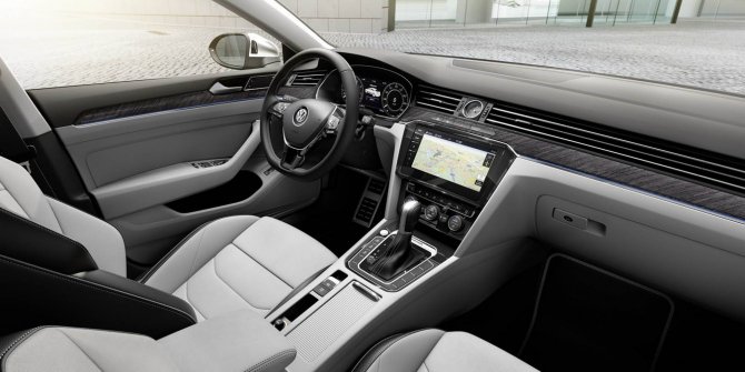 «Топовые» версии Volkswagen Arteon получили ценник (6).jpg