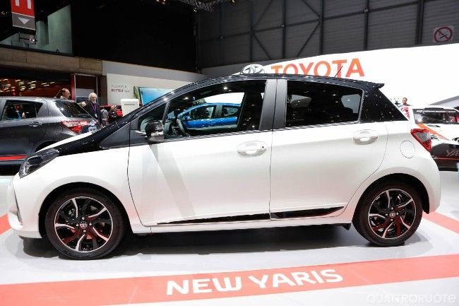 В Женеве показали первый за десятилетие хот-хэтч Toyota Yaris GRMN (3).jpeg