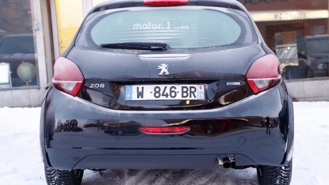 В Сеть выложили фото нового поколения хэтчбека Peugeot 208 (4).jpg