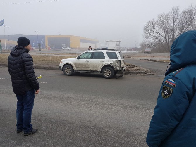 В Петербурге перевернулся автомобиль (1).jpg