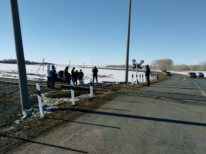 В Тюльганском районе с тепловозом погиб водитель «Гранты» (4).jpg