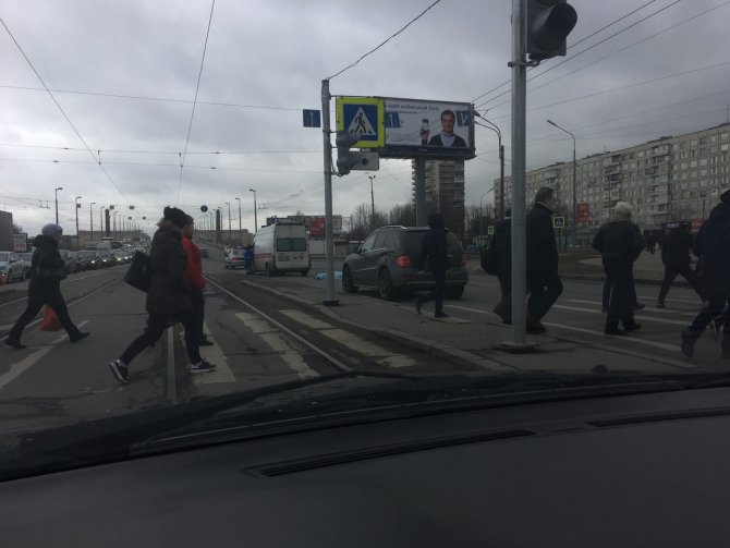 В Петербурге насмерть сбили пешехода рядом с Володарским мостом (5).jpg