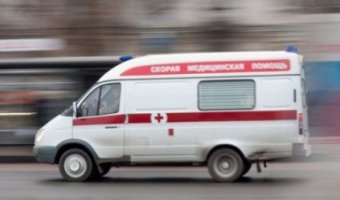 В Челябинске автомобиль несколько метров протащил подростка на капоте