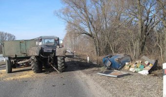 В ДТП с трактором под Курском погибли два человека
