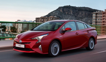 Начались продажи новой Toyota Prius в России