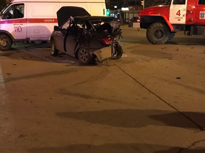 В Самаре пьяный водитель Volkswagen Polo уходил от экипажа ДПС и устроил ДТП