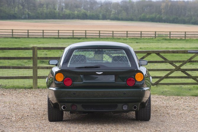 Купеобразный Aston Martin V8 Sportsman будет продан на аукционе (3).jpg