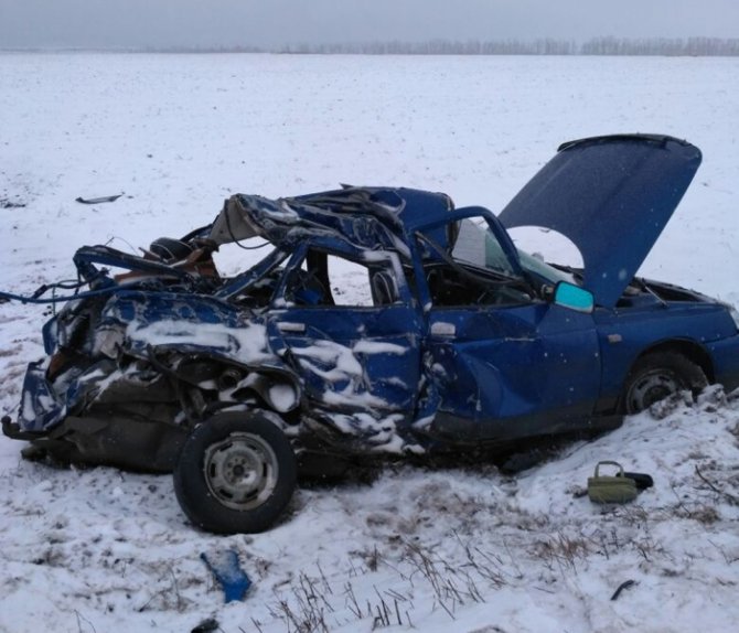 В Туймазинском районе "десятка" влетела под "КамАЗ", водитель погиб