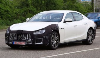 В Сети появились шпионские фото нового Maserati Ghibli