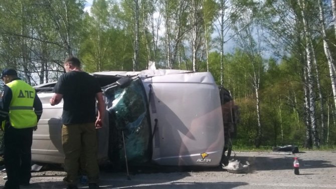Под Новосибирском обгон по обочине привел к смерти пассажира иномарки (5).jpg