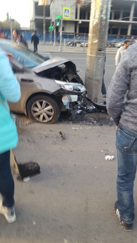 В Петербурге в ДТП с такси пострадали два человека (3).jpg
