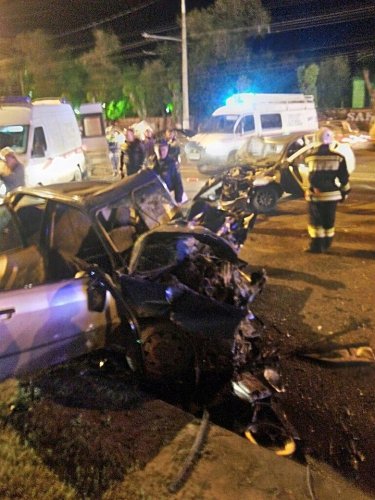 В Волгограде в ночном ДТП погиб молодой водитель Audi (2).jpg