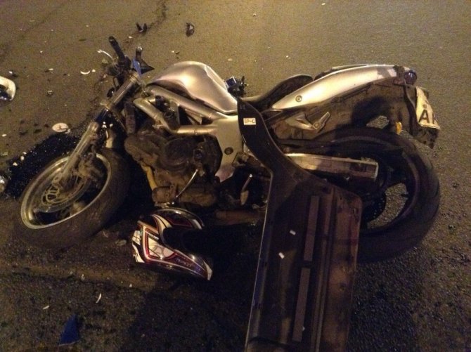 Мотоциклист погиб в ДТП в Петербурге (4).jpg