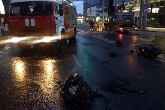 В ночном ДТП в Самаре погибли мотоциклист с пассажиркой (1).jpg
