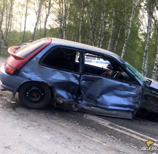 Под Новосибирском обгон по обочине привел к смерти пассажира иномарки (4).jpg