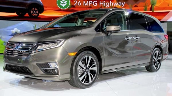 honda-odyssey-2018-фото-600x337.jpg